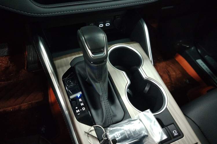 Used Toyota Highlander 2024 380T Four-Wheel Drive Ultimate 7-Seater Gear Lever
