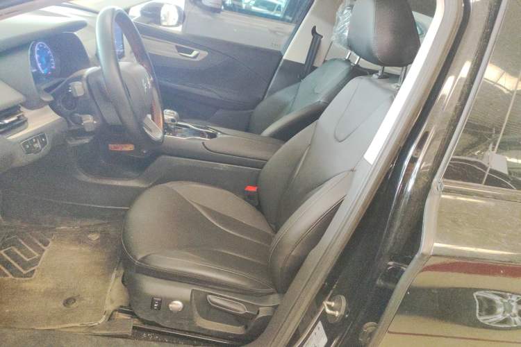 Used Hongqi E-QM5 2024 610 km PLUS Left Front Seat