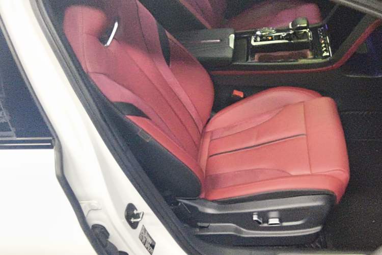 Used Hongqi H6 2023 2.0T ZhiShang Version Right Front Seat