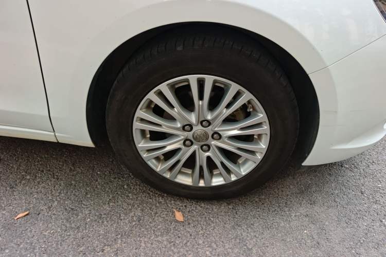 Used Buick GT 2015 15N Automatic Elite Version
