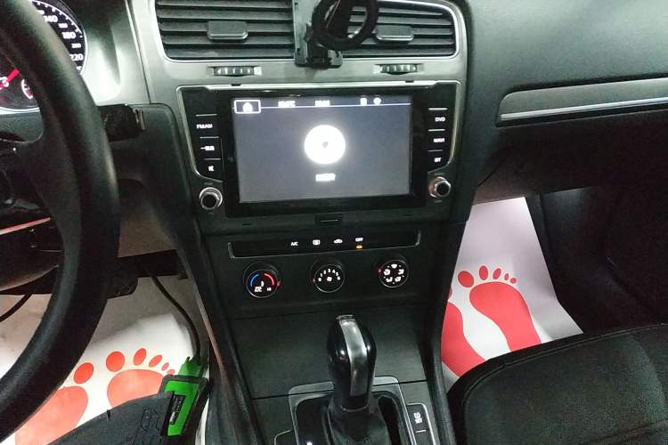 Used Volkswagen Golf 2015 1.4TSI Automatic Comfort Model Audio And AC Panel