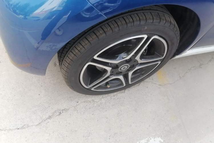 Used smart forfour 2016 0.9T 66 kW Ultimate Edition Exterior 4