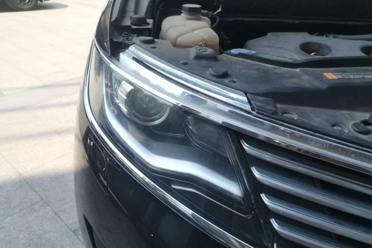 Used Lincoln MKX 2015 2.0T Two-Wheel Drive Deluxe Edition
