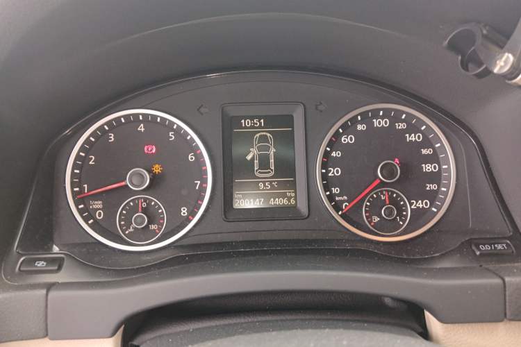Used Volkswagen Tiguan 2012 1.8TSI Manual Two-Wheel Drive Urban Edition Instrument Cluster