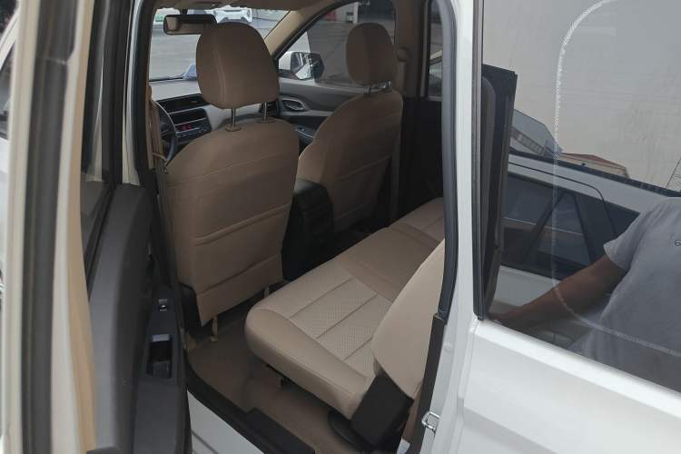 Used Wuling Hongguang 2021 1.5L S Standard Version LAR Left Rear Seat