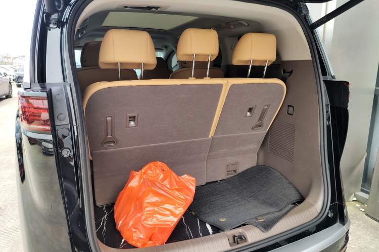 Used Denza D9 2022 EV 620 Prestige Model