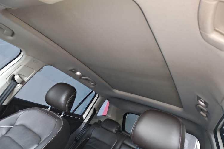 Used Volkswagen Tiguan L 2018 330TSI Automatic Two-Wheel Drive Flagship Edition Headliner