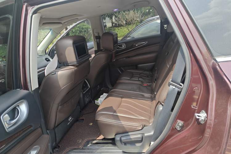 Used Infiniti QX60 2014 2.5 S/C Hybrid All-Wheel-Drive Versatile Edition Left Rear Seat