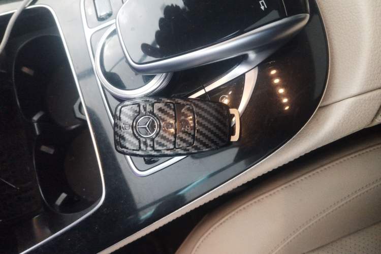 Used Mercedes-Benz E-Class 2016 E 300 L Sport Luxury Model Interior 1