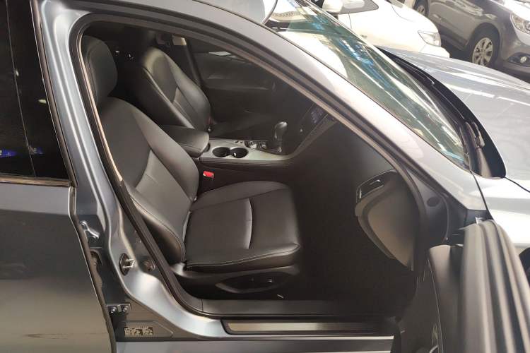 Used Infiniti Q50L 2016 2.0T Enjoyment Edition Right Front Seat