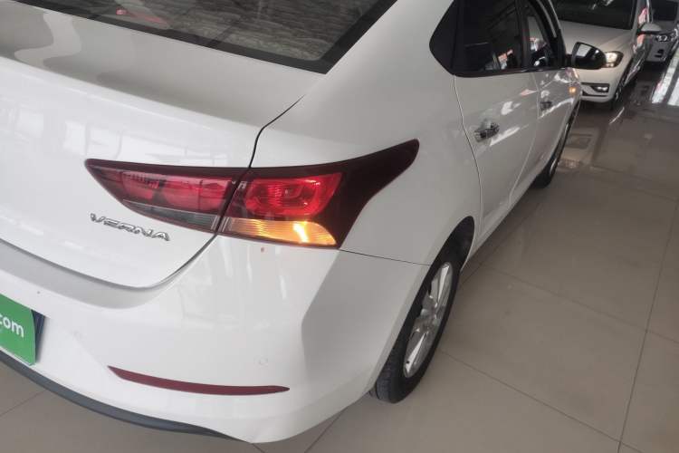 Used Hyundai Verna (new generation) 2016 1.4L Manual Cool Edition GLS Exterior 3