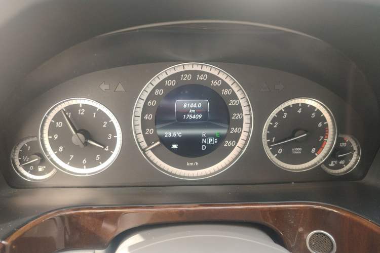 Used Mercedes-Benz E-Class 2013 E 260 L CGI Elegant Model
