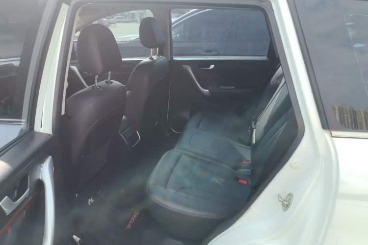 Used Haval H6 2015 Revised Version Sport Edition 1.5T Manual Transmission Two-Wheel Drive Elite Grade
