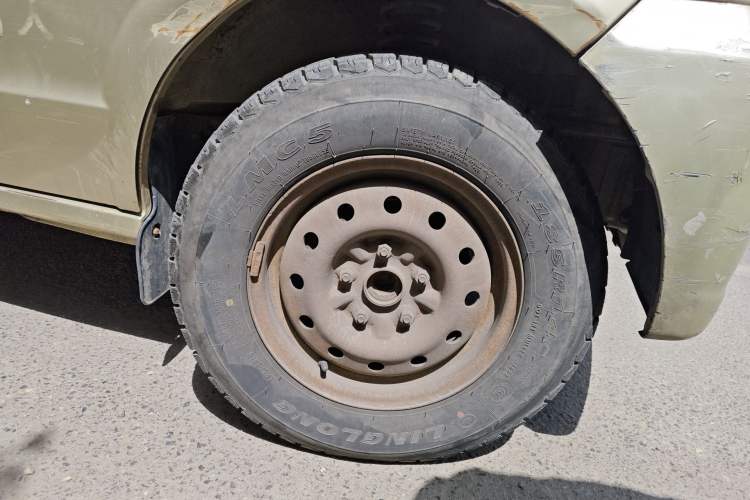 Used Dongfeng Xiaokang C37 2012 1.4L Standard Edition DK13-06
