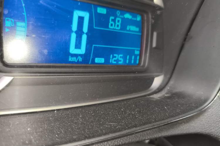 Used Chevrolet Trax 2016 1.4T Manual Two-Wheel Drive Comfort Version with Sunroof