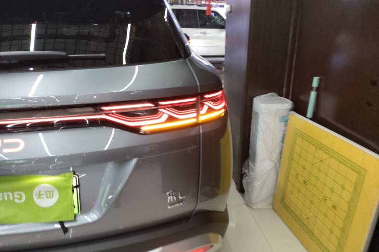Used BYD Song L DM-i 2025 Intelligent Driving Version 112 km Beyond-Range Type Right Rear Taillight