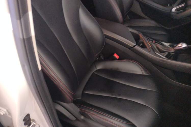 Used Roewe i5 2021 1.5L CVT Platinum Edition
