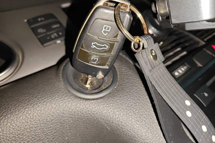 Used Audi Q7 2014 35 TFSI Sport Edition Vehicle Key