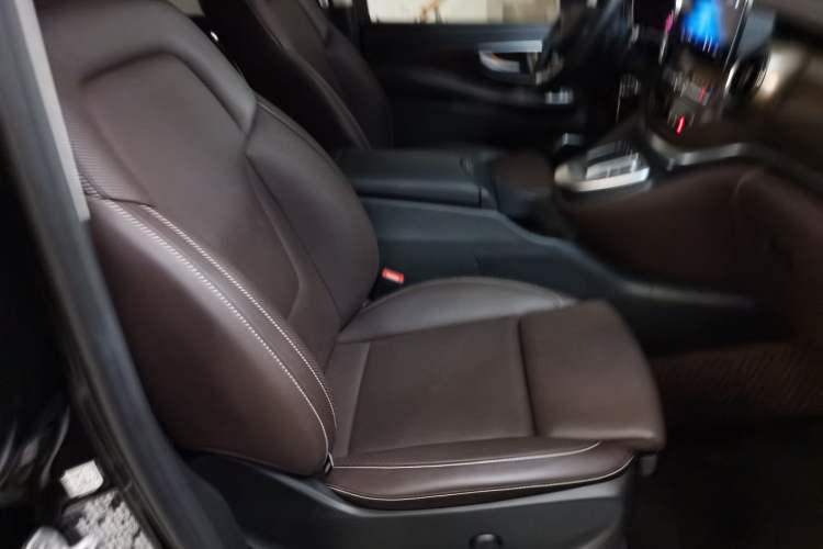 Used Mercedes-Benz V-Class 2022 V 260 L Long-wheelbase Luxury Edition Right Front Seat