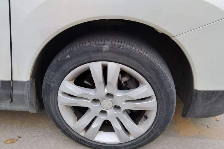 Used Peugeot 3008 2015 2.0L Automatic Trend Edition Right Front Wheel Hub