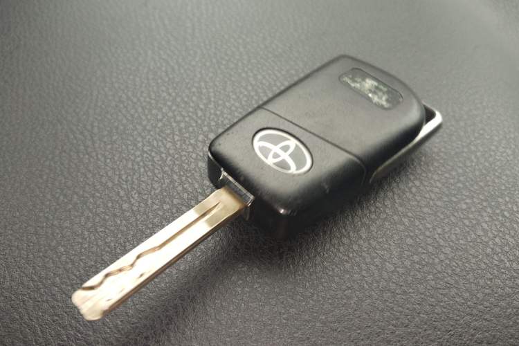 Used Toyota RAV4 2013 2.0L CVT Two-Wheel Drive Urban Edition Vehicle Key