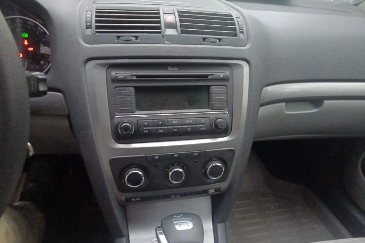 Used Skoda Octavia 2010 1.4TSI DSG Yijun Edition
