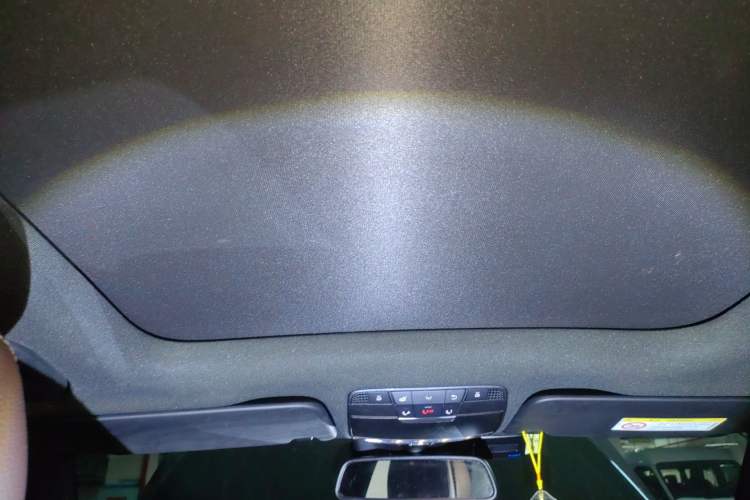 Used Mercedes-Benz GLC 2018 Facelift GLC 260 4MATIC Luxury Edition Headliner