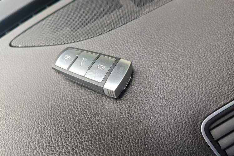 Used Volkswagen Magotan 2013 1.8TSI Luxury Model Vehicle Key