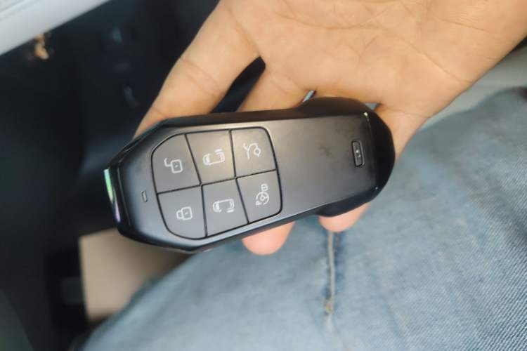 Used XPeng X9 2024 702 Ultra-Long Range Pro