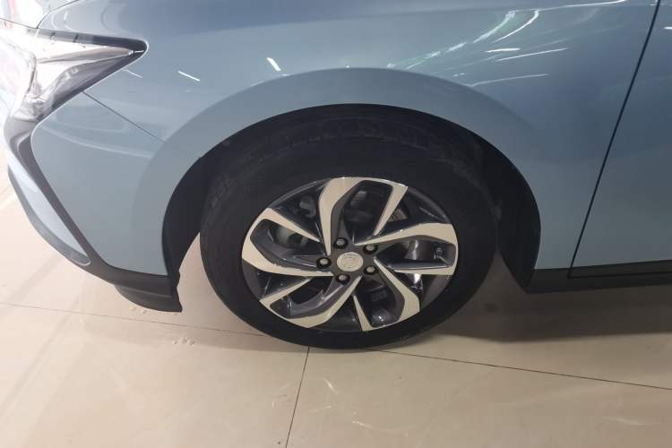 Used Buick Velite 6 2019 Connected Fashion Model