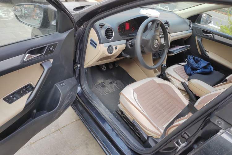 Used Volkswagen Jetta 2013 1.6L Manual Comfort Model