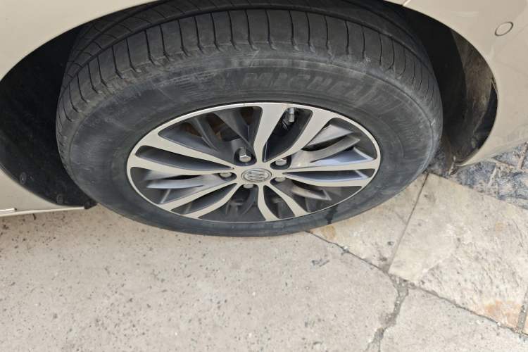 Used Buick GL8 2018 ES 28T Flagship Model China VI Standard
