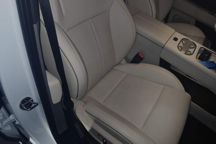 Used Li Auto Li Auto i6 2025 Model Two-Wheel-Drive Standard Type