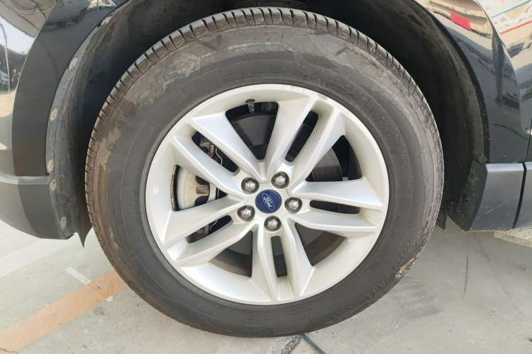 Used Ford Edge 2018 EcoBoost 245 Two-Wheel-Drive Platinum Edition 7-Seater China V Emission Standard