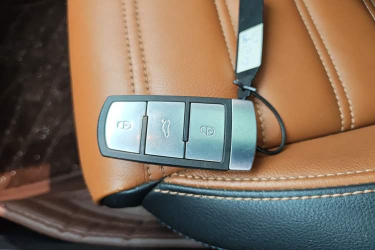 Used Volkswagen FAW-Volkswagen CC 2015 1.8TSI Luxury Model Interior 1