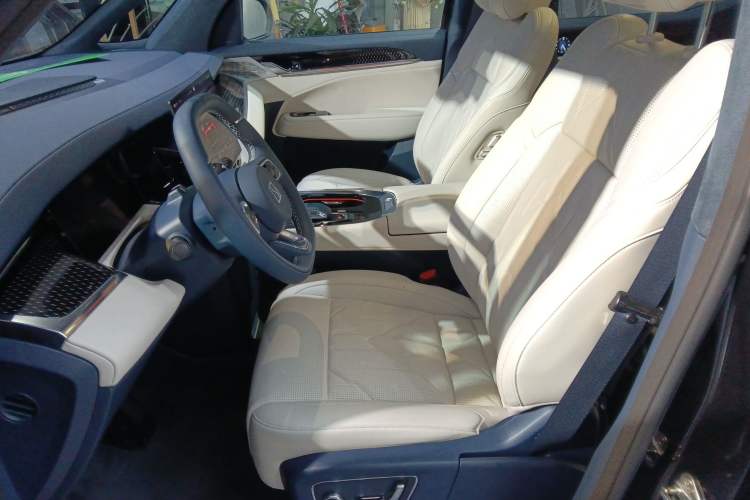 Used Zeekr 009 2024 7-Seater Walk-Through Version Four-Wheel Drive 108 kWh Left Front Seat