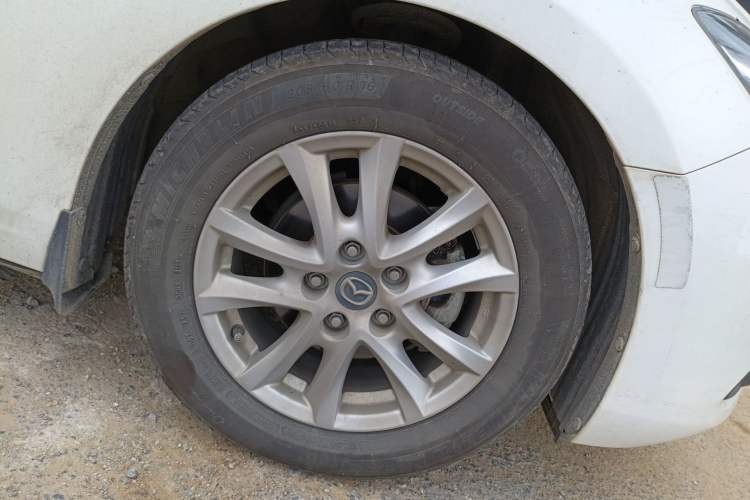 Used Mazda 3 Axela 2017 Sedan 1.5L Automatic Luxury Model China VI Standard Right Front Wheel Hub