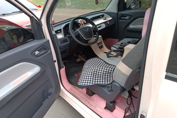 Used Wuling Hongguang MINIEV 2022 Macaron Premium Model – Lithium Iron Phosphate