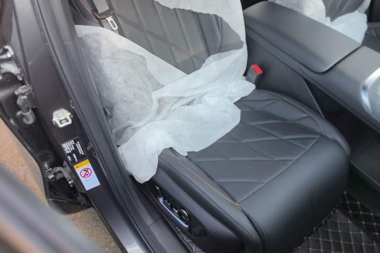 Used CHANGAN CS75 PLUS 2025 4th Generation 1.5T New Blue Whale Smart Flagship Version Right Front Seat