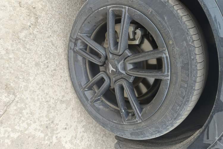 Used VOYAH FREE 2024 Ultra-Long Range Intelligent Driving Version Right Front Wheel Hub