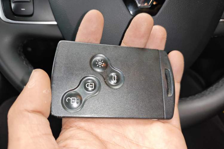 Used Renault Captur 2018 TCe190 Urban Dynamic Edition Vehicle Key