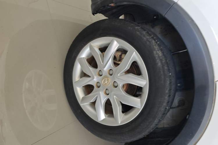 Used JAC Refine S3 2014 1.5L CVT Luxury Version