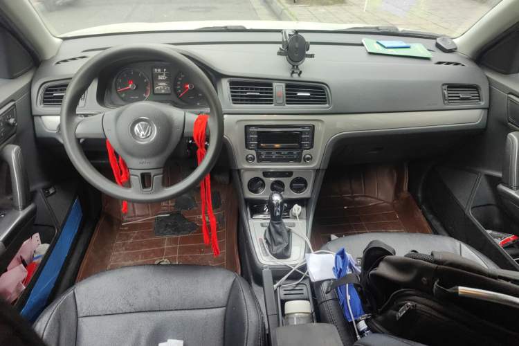 Used Volkswagen Lavida 2013 Revised Classic 1.6L Automatic Fashion Edition