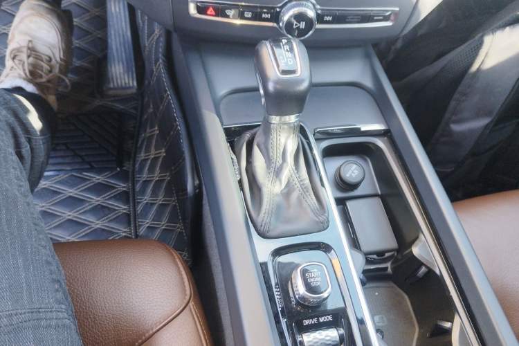 Used Volvo XC60 2019 T5 4x4 Zhiyuan Edition China VI Standard