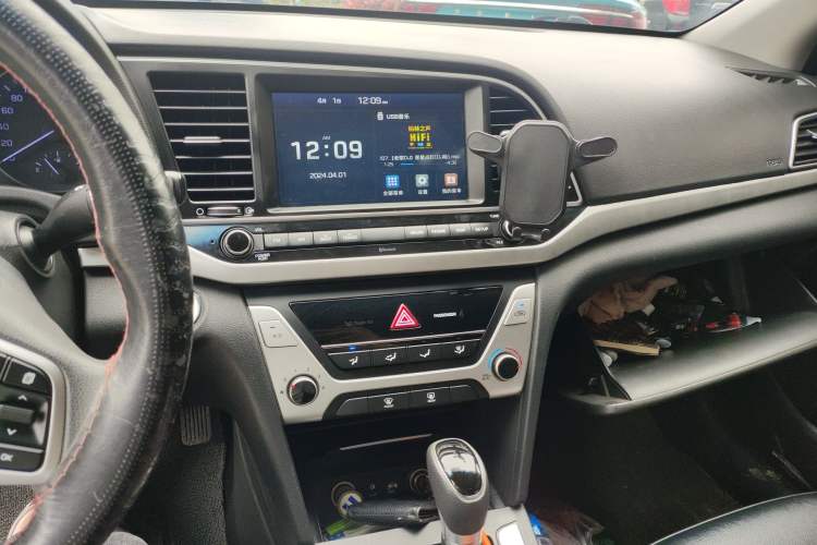 Used Hyundai Elantra (6th Generation / Lingdong) 2018 1.6L Automatic 15th Anniversary Special Edition Audio And AC Panel