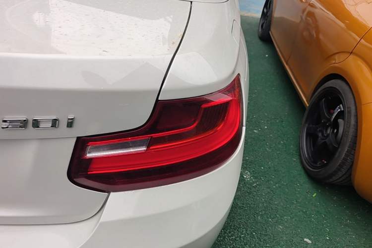Used BMW 2 Series 2017 220i Convertible Coupe Leading Model
