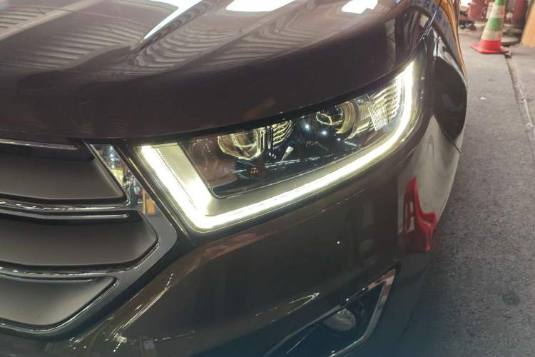 Used Ford Edge 2015 2.0T GTDi Two-Wheel-Drive High-Line Version