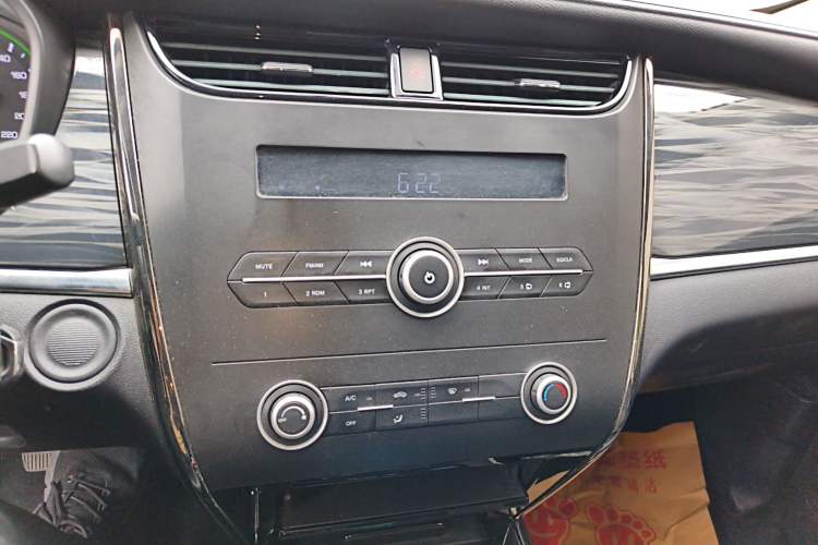 Used CHANGAN OSHAN Cosmos EV 2020 LingShang Model Audio And AC Panel