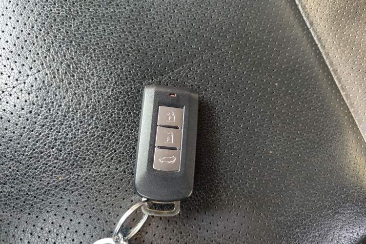 Used Mitsubishi Outlander 2016 2.4L 4x4 Elite Edition 5 Seats