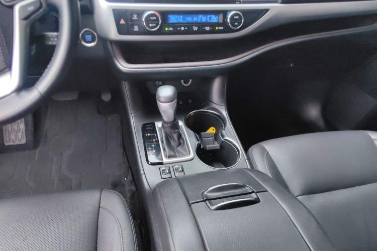 Used Toyota Highlander 2017 2.0T Four-Wheel Drive Luxury Edition 7 Seats
